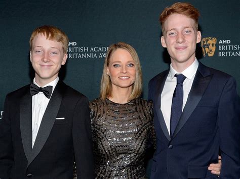 jodie foster söhne|Jodie Foster’s 2 Children: All About Charlie and Kit